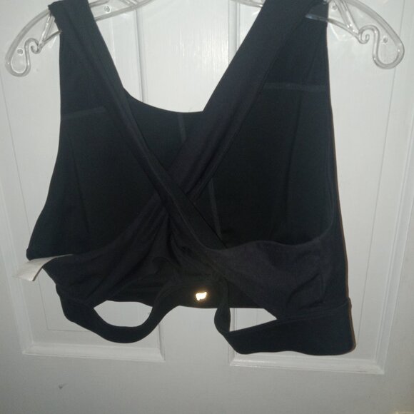 Fabletics No-Bounce High Impact Sports Bra - Picture 2 of 4